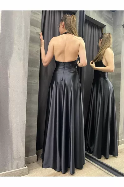 Zwarte kleur stropdas satijnen avondjurk met diepe split 