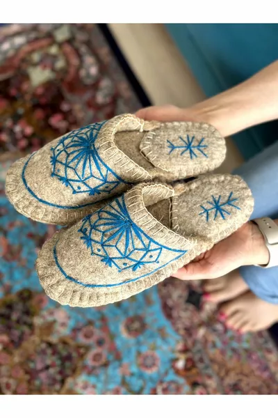 PANTOFOLE IN FELTRO NATURALE