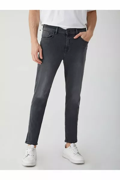 جينز دييغو X Y بقصة أرجل واسعة وخصر متوسط