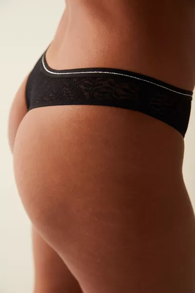 Черные кружевные стринги Dream