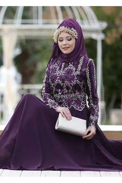 Женское вечернее платье из фиолетового шифона с вышивкой 