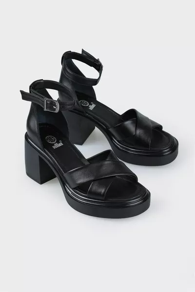 Sandales à talons pour femmes en cuir noir