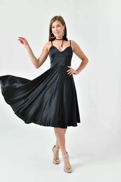 Черна риба вечерна рокля с Otrish и пайети пайети детайл