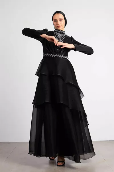 Schwarzes Azaleen-Hijab-Abendkleid