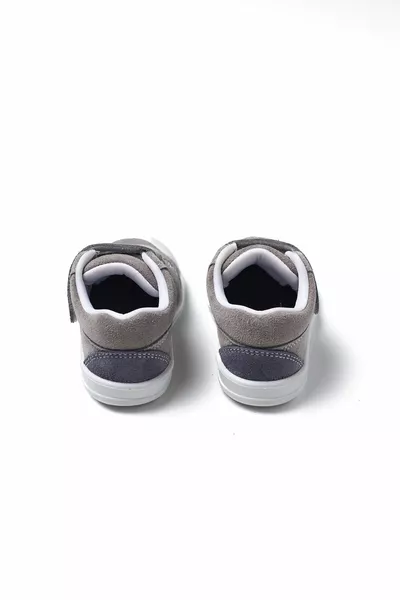 Schuhe für den ersten Schritt