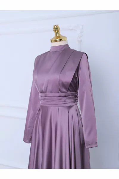 Waist Pleat Detailed Abito da sera in raso viola a doppio strato frontale