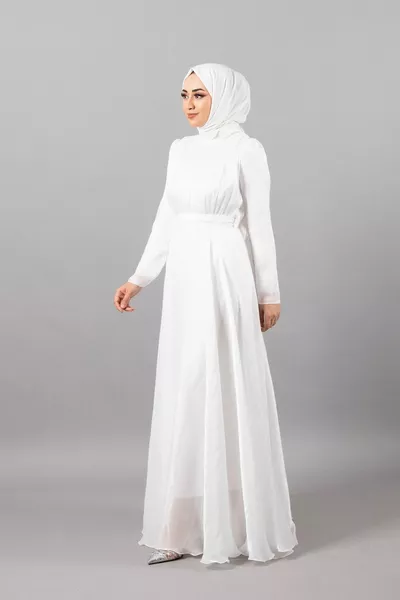 Diva Chest Plissee-Abendkleid Weiß