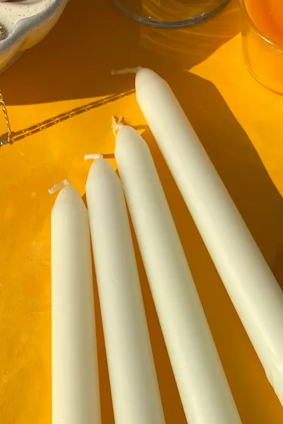 Premium Seri Kokulu Beyaz Konik Şamdan Mum - 4'lü Set