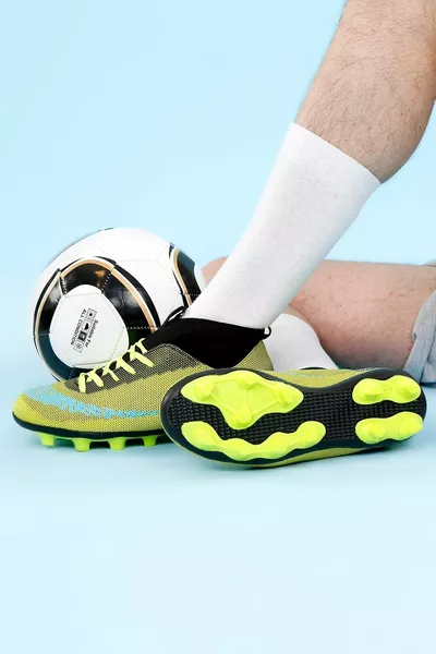 Football boots are of good quality, durable and comfortable, guaranteed football shoes, stylish and sturdy, ergonomic