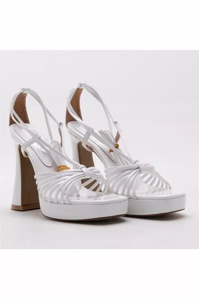 Sandali Morena da donna in vera pelle verniciata con suola platform 