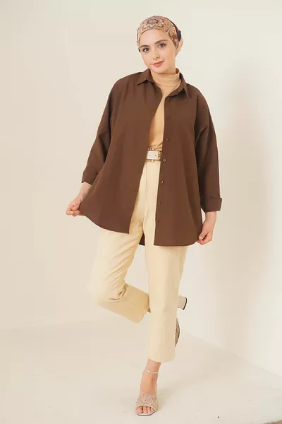  قميص حجاب أساسي كبير الحجم - بني