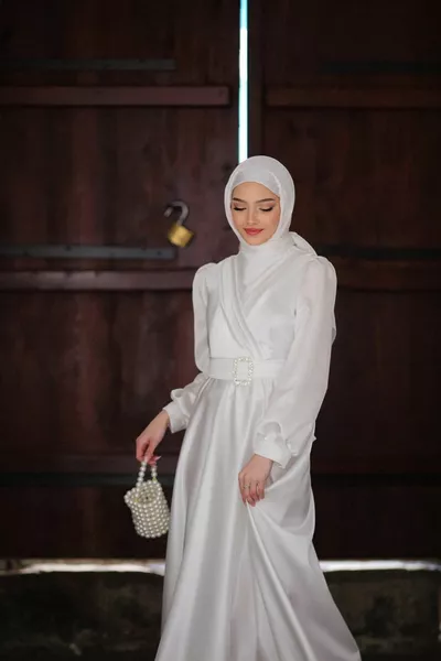 Women's White Satin Mia Hijab Evening Dresses