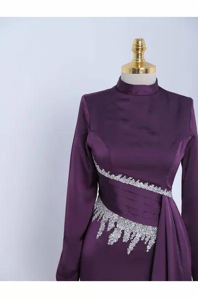 Атласное вечернее платье из атласа с воротником Bonded Stone