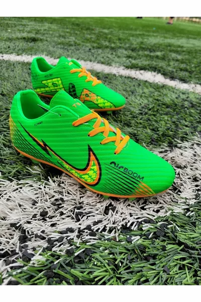 Football boots, football shoes are suitable for use on astroturf, artificial turf and dirt