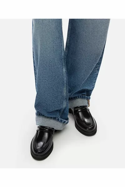 مشبك الجلود المتسكعون