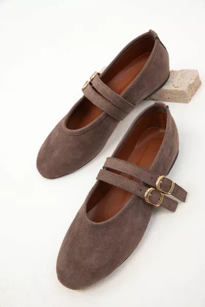 شقق باليه نسائية من جلد الغزال 