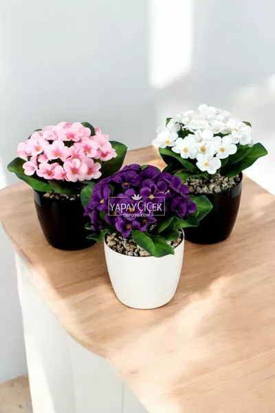 Декоративен комплект от 3 изкуствени теменужки