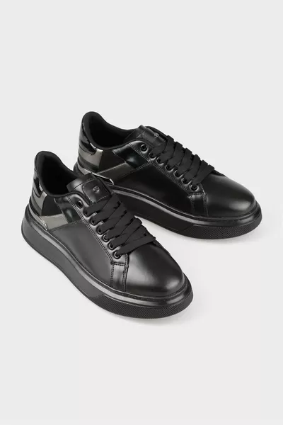 أحذية رياضية رجالية سوداء