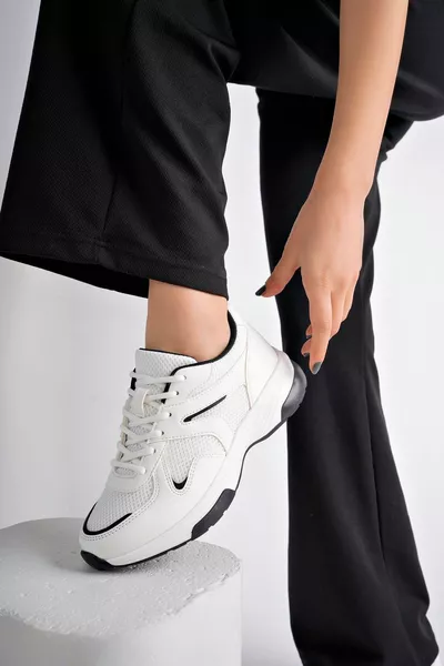 أحذية رياضية نسائية بيضاء كاجوال