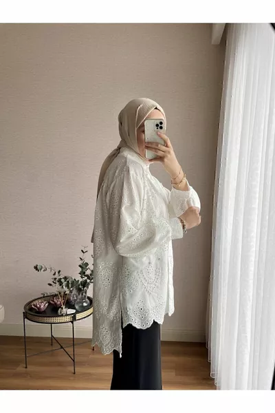 Mit Perlen verziertes, mit Brodestoff gefüttertes Hijab-Fisto-Hemd