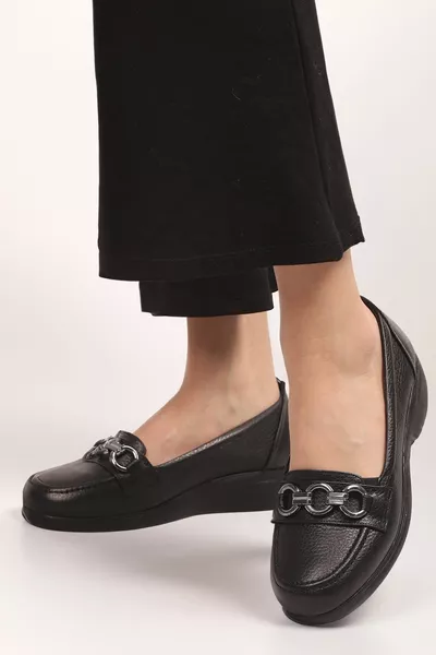 جلد طبيعي للاستخدام اليومي أحذية الأم مع مشبك