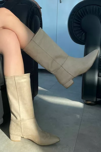 نسائي بيج بشرة عارية جلد الغزال في الفراء 3 سم الكعب عارضة طول الركبة أحذية إصبع القدم المدببة