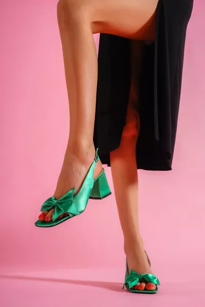 Ribbo Green Satin Bow (6 см) сандали на ток