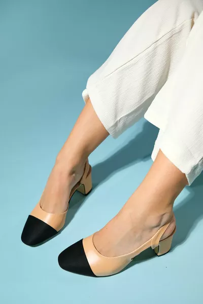  Кожа Черная замша Носок Закрытый Толстый Каблук Босоножки