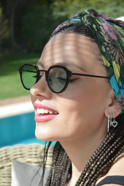 Bh   نظارة شمسية للجنسين