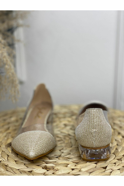 شقق الباليه الشفافة