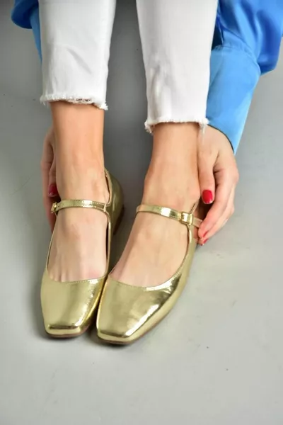  Златни дамски балетни балетки от лачена кожа