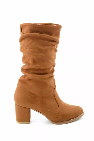 أحذية نسائية من جلد الغزال تان 