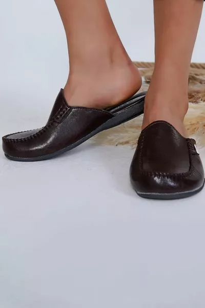 شباشب منزل جلد بني للرجال 