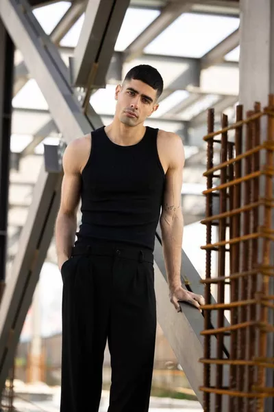 Débardeur homme col licou noir sport lycra