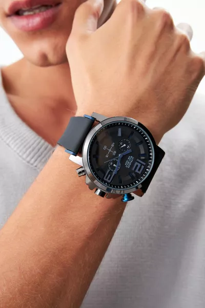 ساعة يد رجالية سوداء سيليكون 