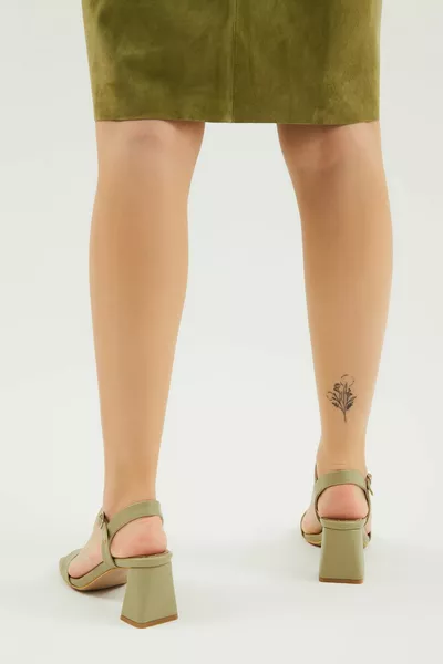 صنادل جلد طبيعي بكعب نسائي   Y Bn Sndlt 