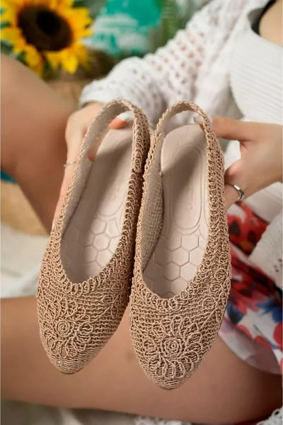 Dames Mink Lace Gedetailleerde Open Rug Comfortabele Gebreide Geborduurde Stro Ballerina's