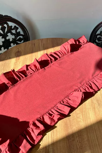 Бордовый (красный) бегунок с оборкой 