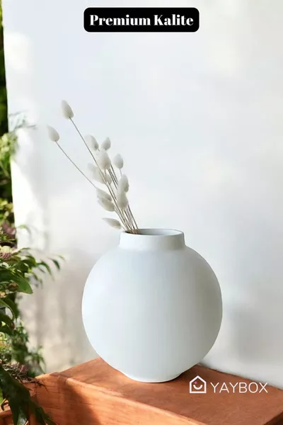 Декоративная ваза, ручная работа, белого цвета, модель с топиком