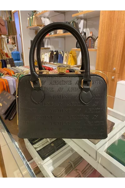 حقيبة نسائية