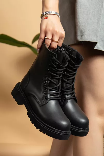 Botte d'hiver pour femme noire avec intérieur en fourrure, semelle en caoutchouc antidérapante, garantie