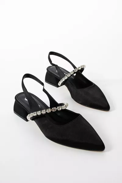 حذاء بكعب مرصع من الساتان (3 سم)