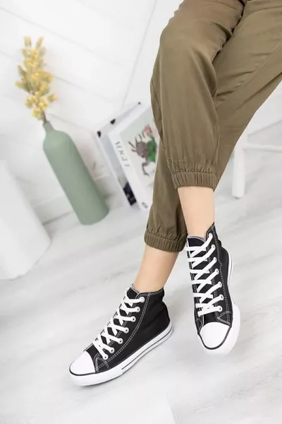 الموسم الجديد من كنزة برقبة عالية