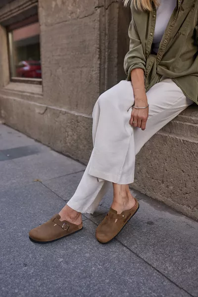 شباشب أوسلو جلد عجل طبيعي بقاعدة من الفطر للجنسين