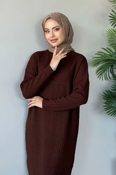 فستان تريكو مضلع بني