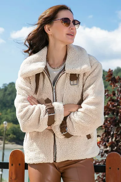 Manteau en fausse fourrure avec poches et ceinture, coupe régulière Mont fulya