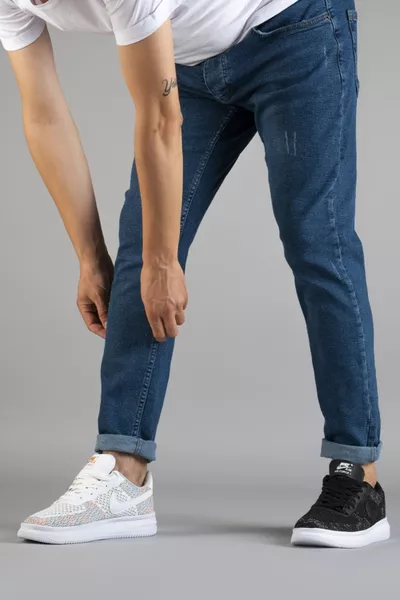 بنطلون جينز رجالي أزرق ضيق بقصة نحيلة