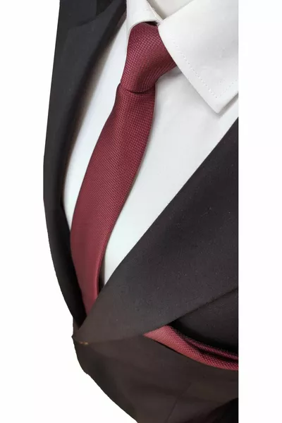 Burgundy Textured Pattern Tie and Pocket Square Set