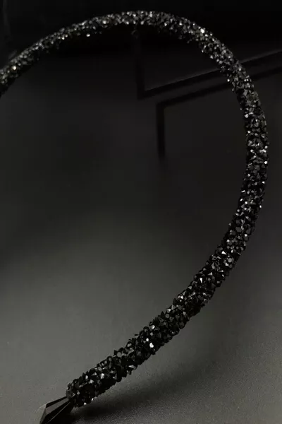Siyah Renk Kristal Günlük Kullanım Tacı
