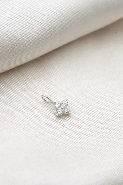 Women's Minimal Flower Design Sterling Silver Pendant